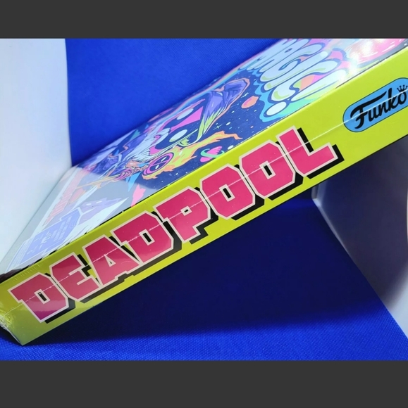 Funko Pop Marvel Deadpool T-Shirt (Blacklight)  Size Large - Target Exclusive - Picture 2 of 5